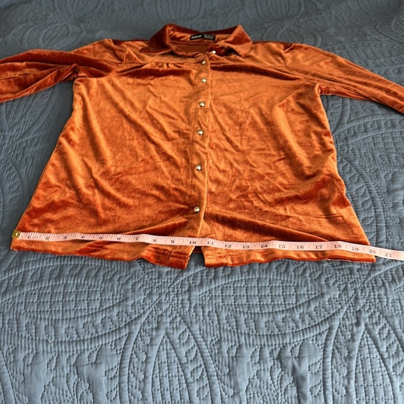 Women’s SHEIN Button Front Velvet Shirt Size 4 - Picture 11 of 11